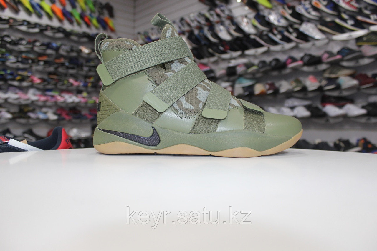 Кроссовки Nike air zoom