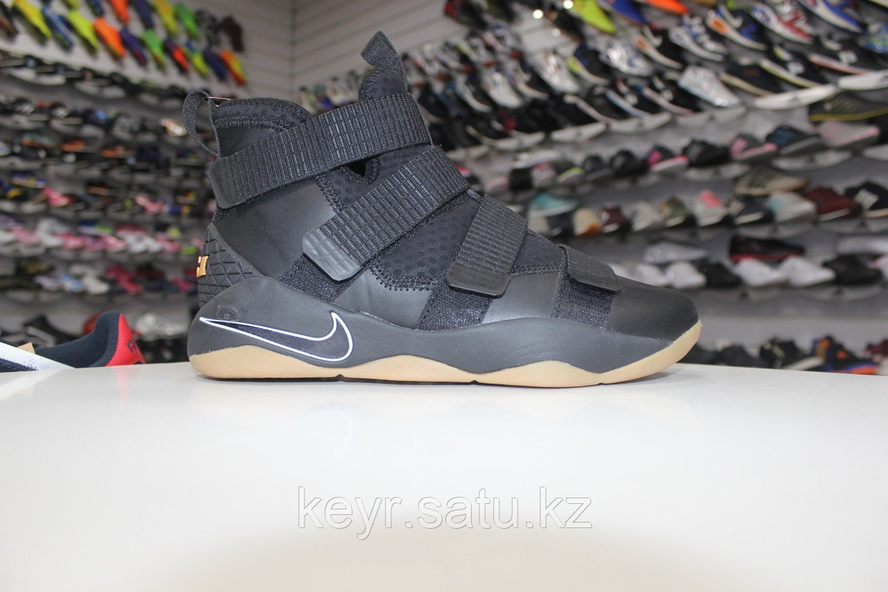 Кроссовки Nike air zoom