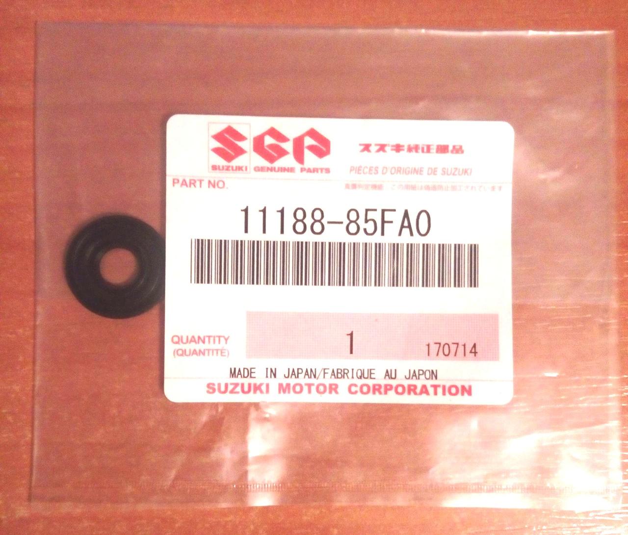 Шайба уплотнительная масляная шпильки клапанной крышки оригинал Suzuki 11188-85FA0 - фото 1 - id-p60458177