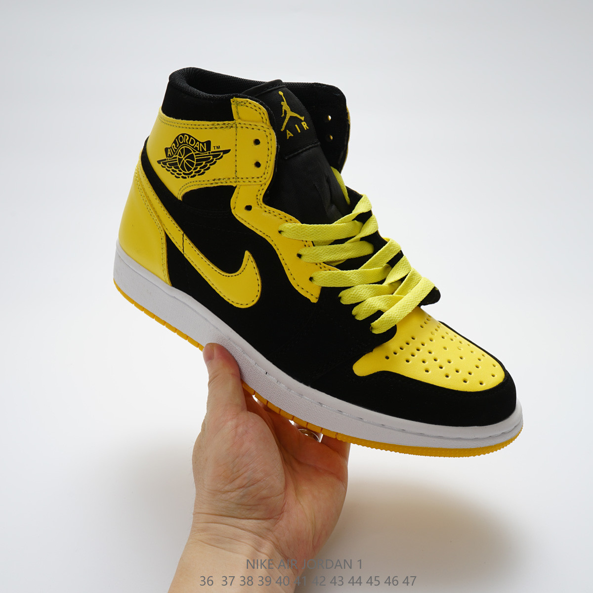 Баскетбольные кроссовки Nike Air Jordan 1 Retro - фото 2 - id-p60465792