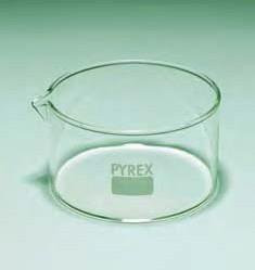 Чаша кристаллизационная (30 мл, d=52 mm) с носиком ТС (Pyrex) - фото 1 - id-p4498971