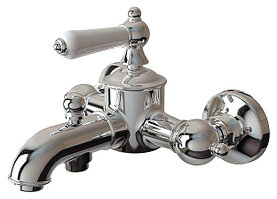 Смеситель Bravat Art  F675109C-B для ванны с коротким изливом и аксессуарами