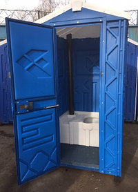 Туалетная кабина с баком накопителем