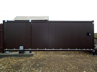 Откатные уличные ворота стандартных размеров в алюминиевой раме с заполнением сэндвич-панелями SLG-S