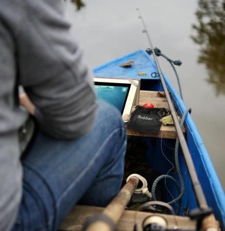Рыбачьте с IBOBBER с берега или с лодки