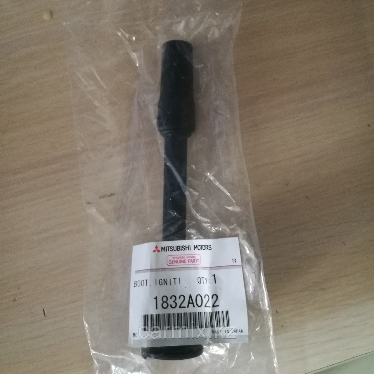 1832A022, Надсвечник катушки зажигания MITSUBISHI SPACE RUNNER N64W, DION CR9W V-2.0, MADE IN JAPAN