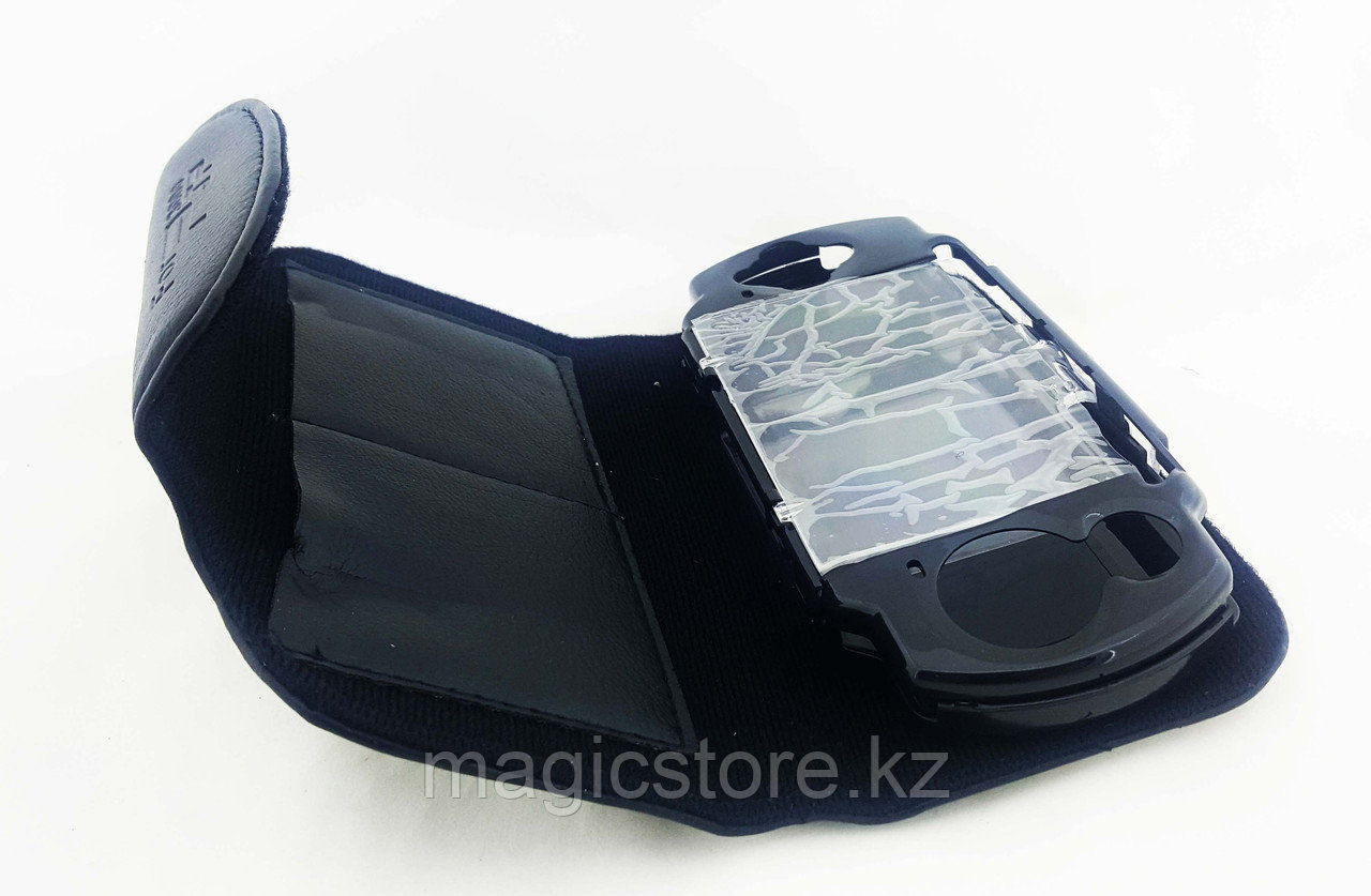 Чехол кожаный на застежке с пласт. защ. Sony PSP Slim 2000/3000 2in1 Leather-Pouch Crystal Case, чер