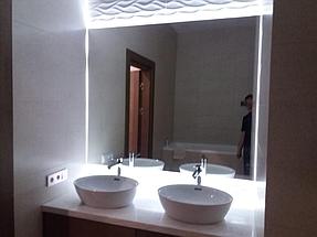 Зеркало с подсветкой в ванную 1