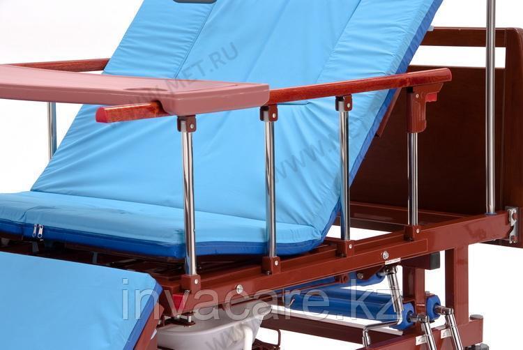 МЕТ REMEKS Медицинская кровать для ухода за лежачими больными с переворотом, туалетом и матрасом - фото 4 - id-p61953786