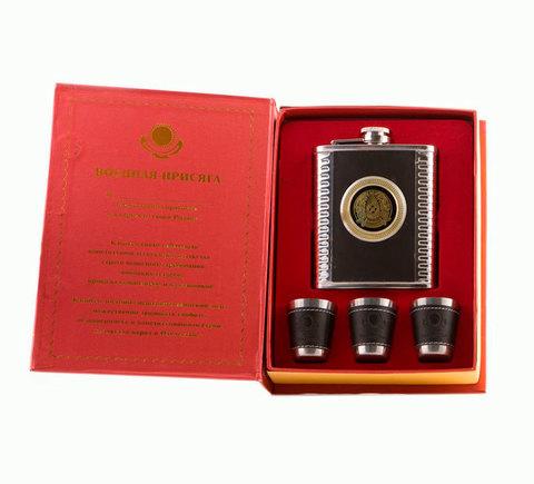 Тақсыл жас қырынбаған киска және оның қынапқа келді