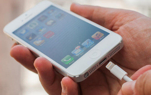 Адаптер [антенна] для беспроводной зарядки смартфонов внешний Saitake QI (с разъемом Apple Lightning), фото 1