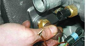 Қозғалтқышты салқындату жүйесінің температура датчигін ауыстыру