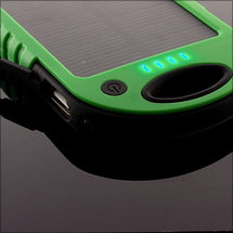Аккумулятор для зарядки портативный на солнечной батарее с фонариком Solar Charger [5000 мАч.] (Зеленый), фото 2