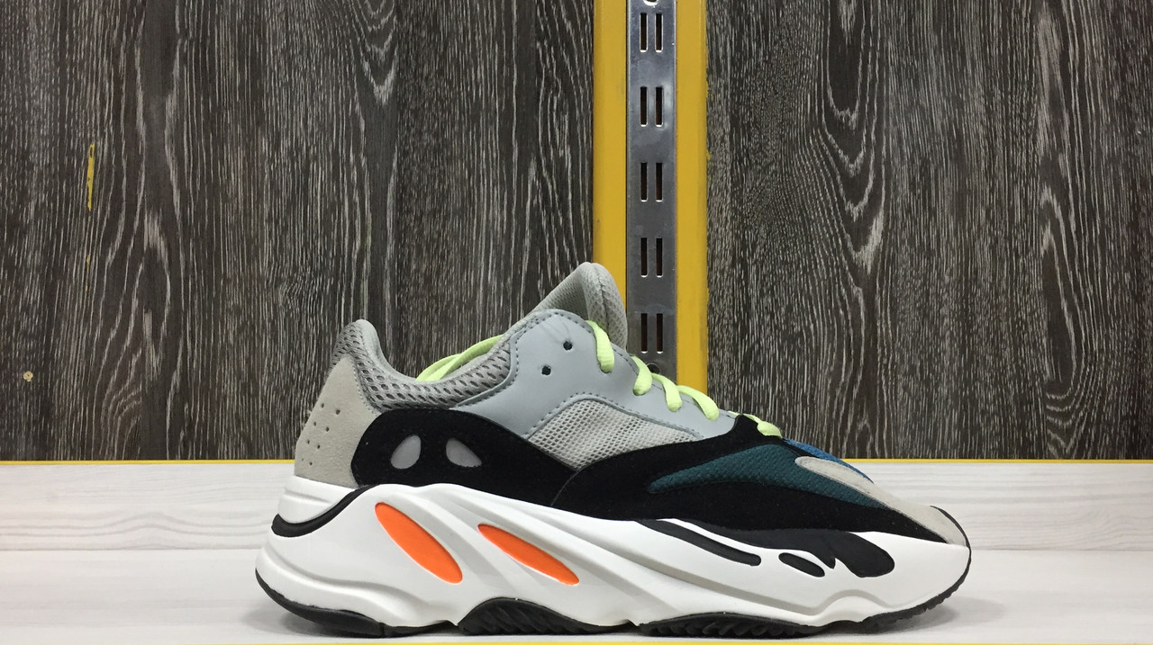 fnatic yeezy 700 raven