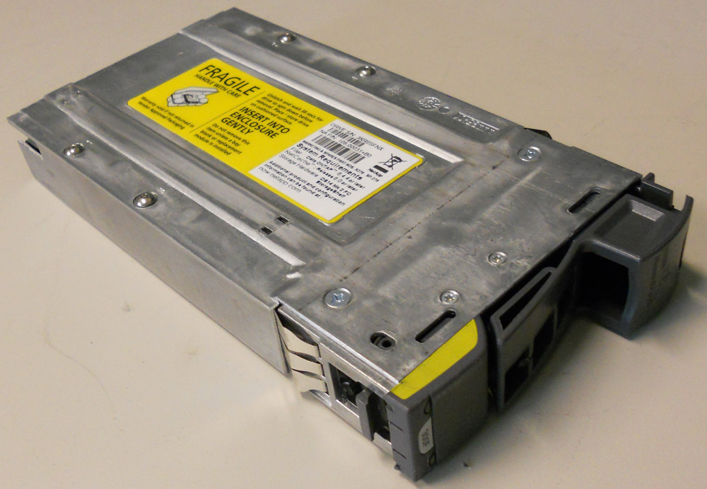 Жесткий диск NetApp 300 ГБ, 15 000 об/мин, SAS