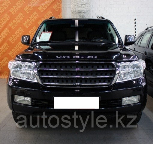 Решетка Toyota LandCruiser 200 2007-12 "диз-BENZ" (цвета в ассортименте)