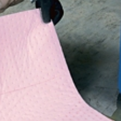 Впитывающие  рулоны (коврики) для масел, агрессивных жидкостей Pig® Haz-Mat 320