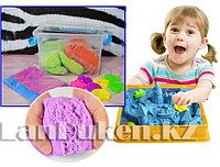 Набор кинетического песка для детей (2 кг песка, игрушки, надувная песочница) цвета и игрушки в ассортименте