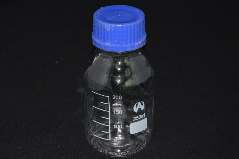 Бутыль для химреактивов с пластмассовой завинчивающейся крышкой, с дел. (250 мл) - фото 1 - id-p4751225