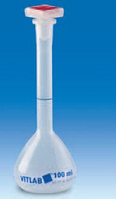 Колба мерная с полипропиленовой пробкой NS14/23, 100 мл, класс В, материал-полипропилен (РР) (VITLAB)
