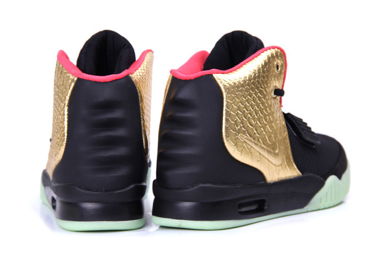 Кроссовки Nike Air Yeezy 2 (Kanye West) черные с золотом - фото 2 - id-p4766334